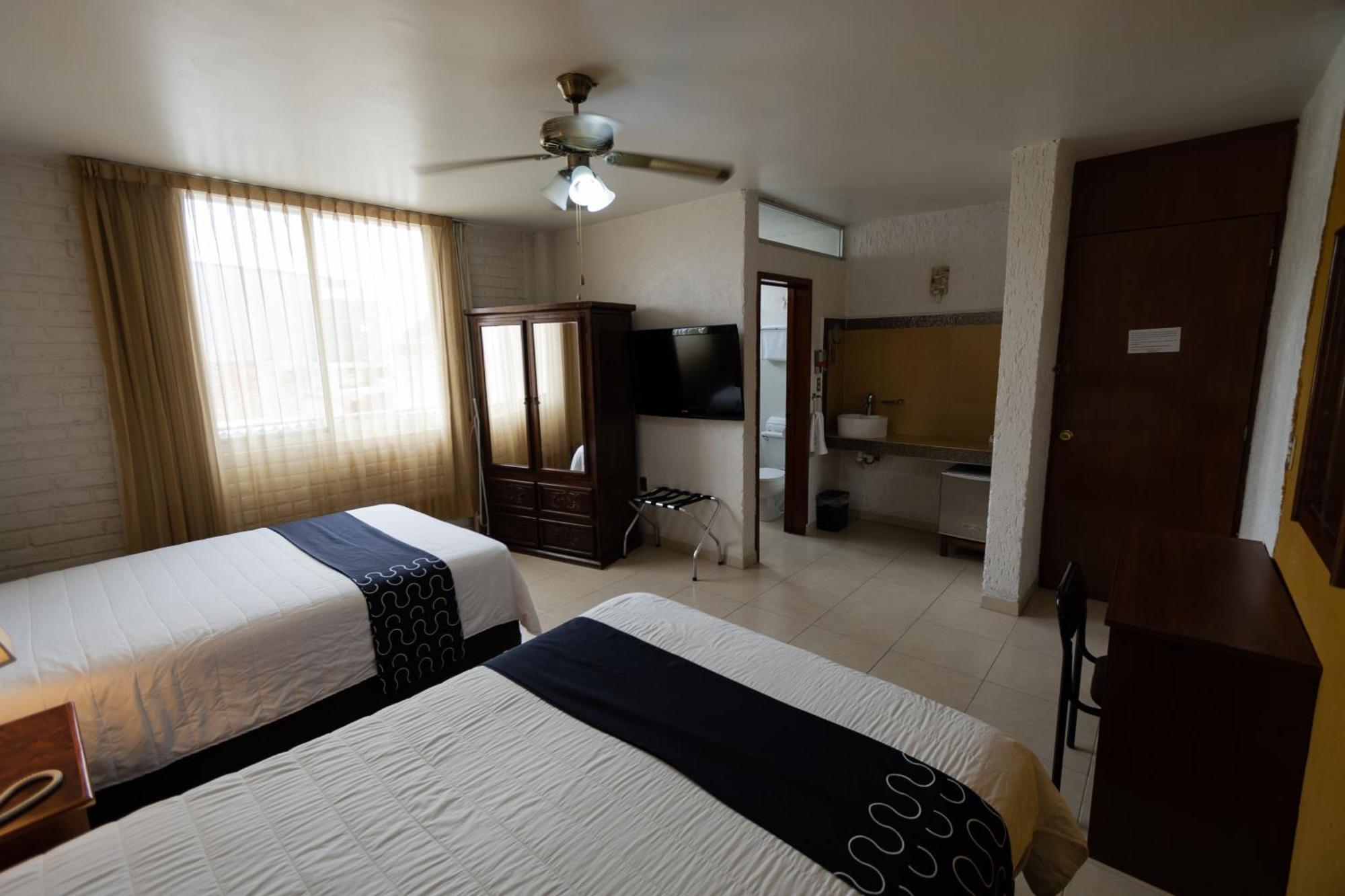 Hotel Hc Celaya  Exteriör bild