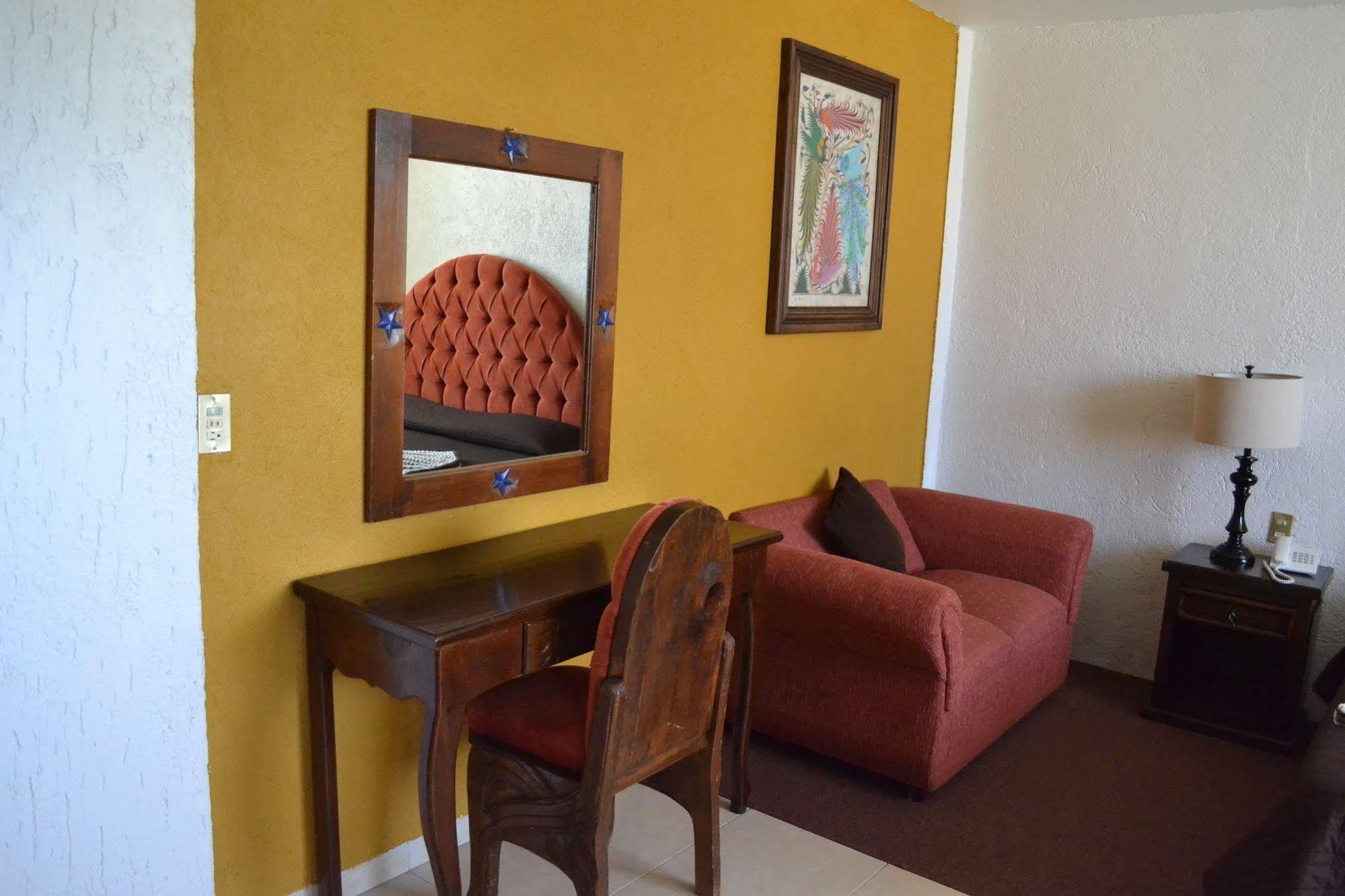 Hotel Hc Celaya  Exteriör bild