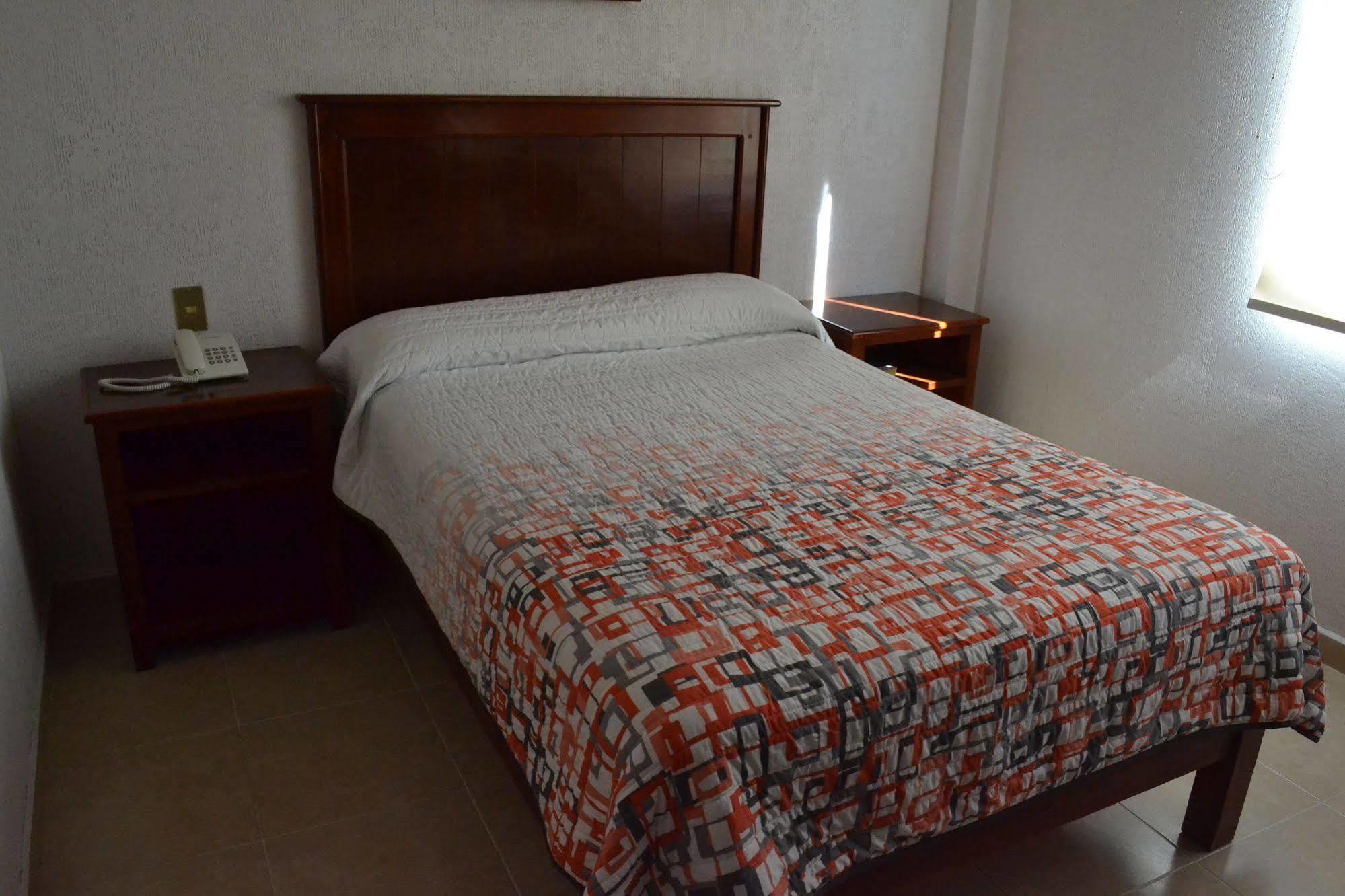 Hotel Hc Celaya  Exteriör bild